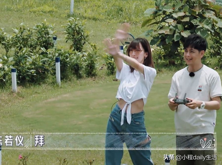 有种身高叫陈若仪是模特，和172cm老公站一起，站姿引网友热议