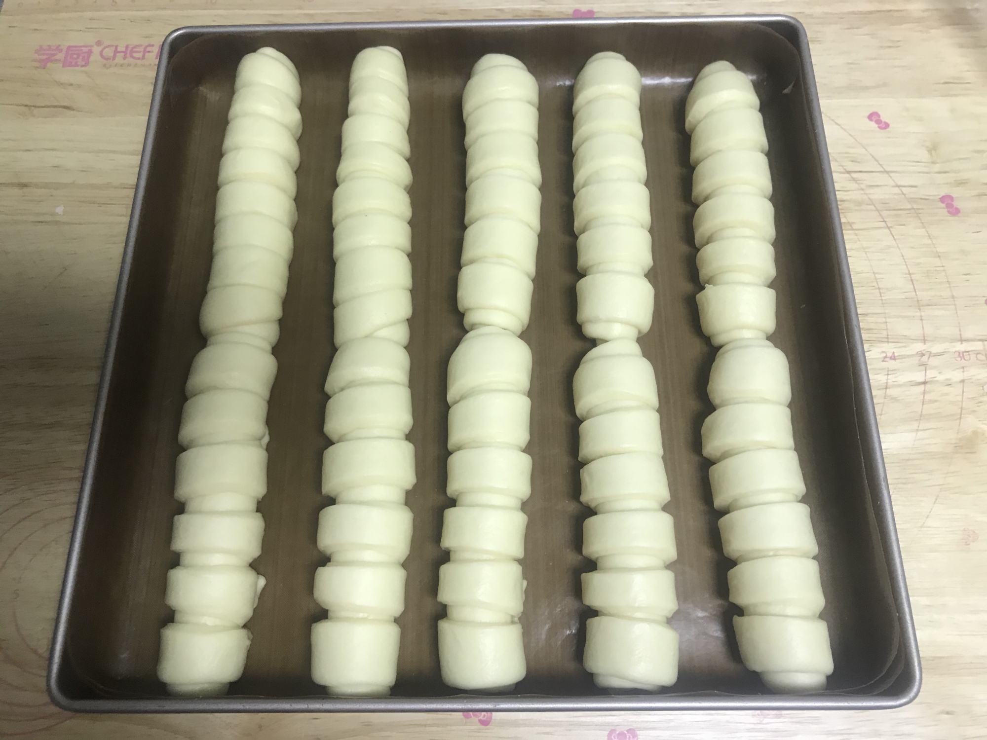 教你不用麵包粉也能做麵包，鬆軟拉絲，放3天也不硬，比買的好吃