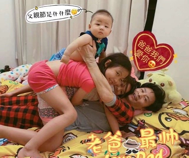 蔡少芬帶兒子逛公園，1歲魚蛋穿短袖滿場跑，孩子多卻不戴口罩