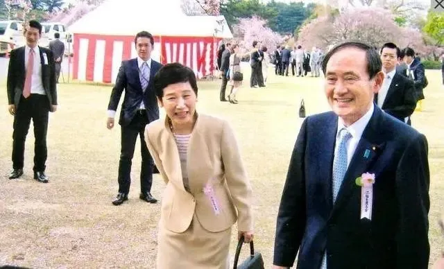 日本新首相夫人:钟点工二婚嫁给农民工,最终