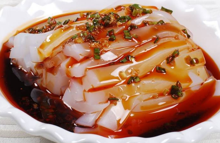 做涼粉，不要只用水，多加一種料，做好爽滑Q彈，滑溜溜好吃