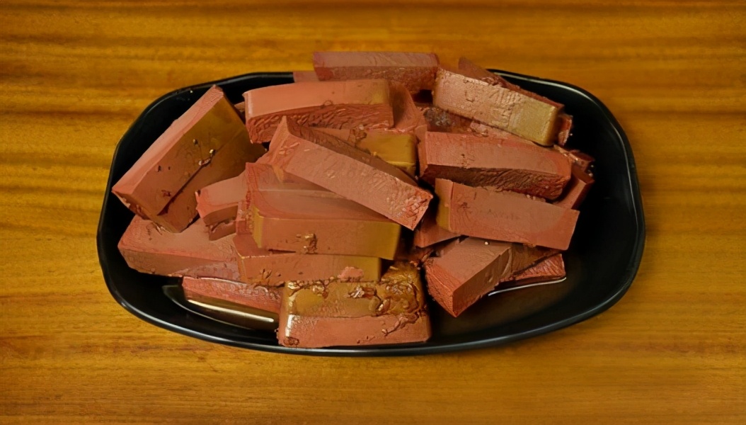 血液裡都是�垃圾�，成盒的鴨血還能不能吃？ 其實製作過程很簡單