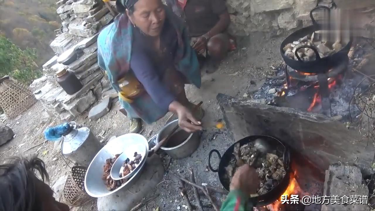 中国小伙送尼泊尔山区贫困户一头猪，解决了他们一年的肉食问题