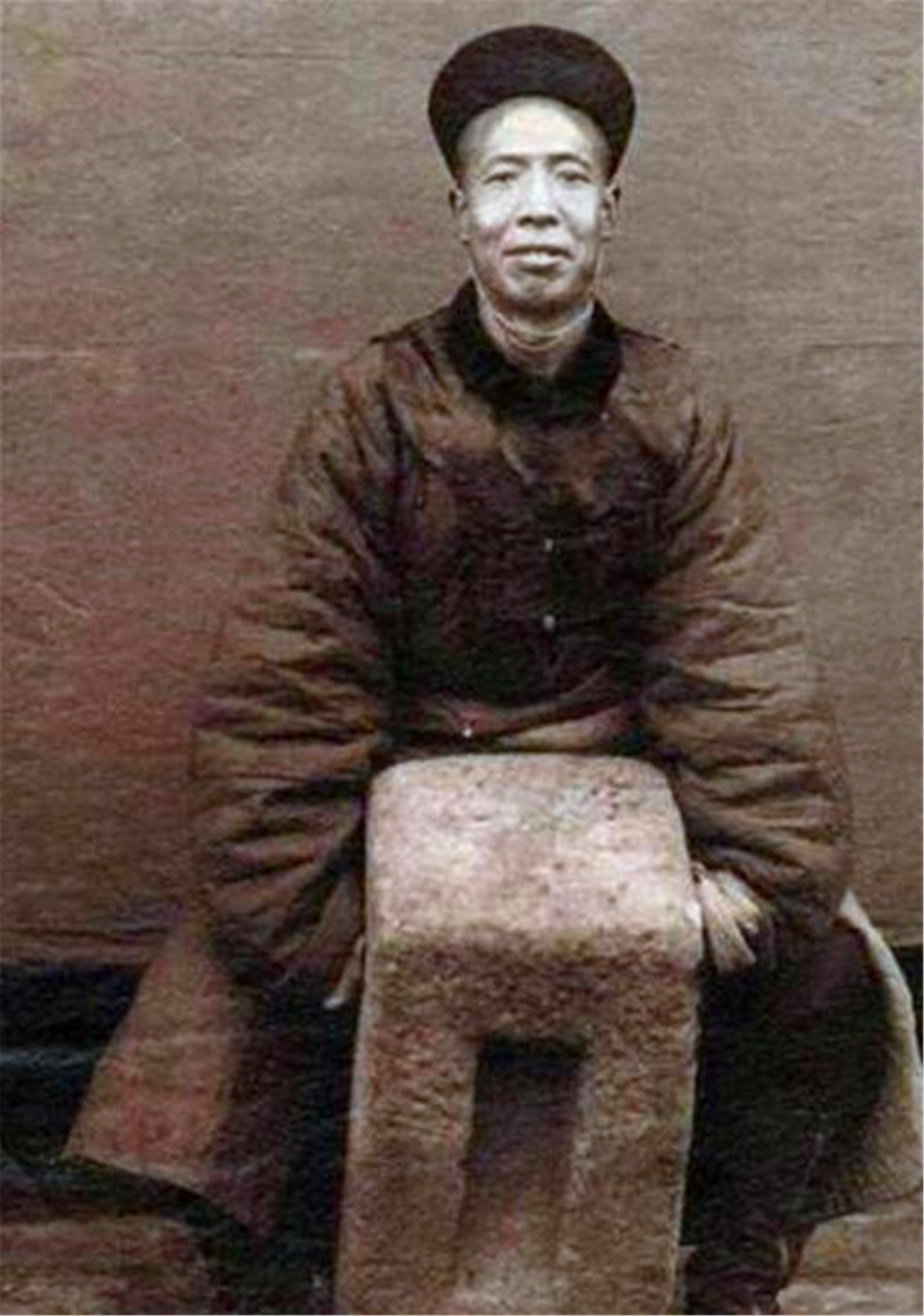 安徽挖到清朝武举人墓，专家刚挖一半，墓主后