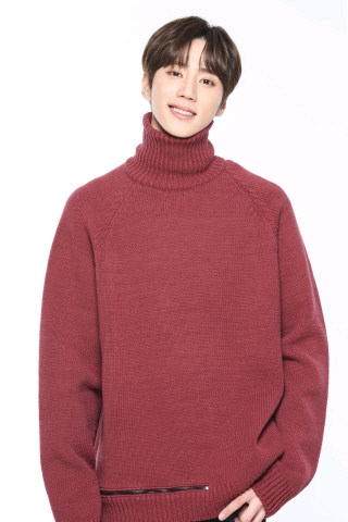 有的愛豆因酒駕被捕，有的卻抓酒駕，模仿男主李濬榮追酒駕獲好評