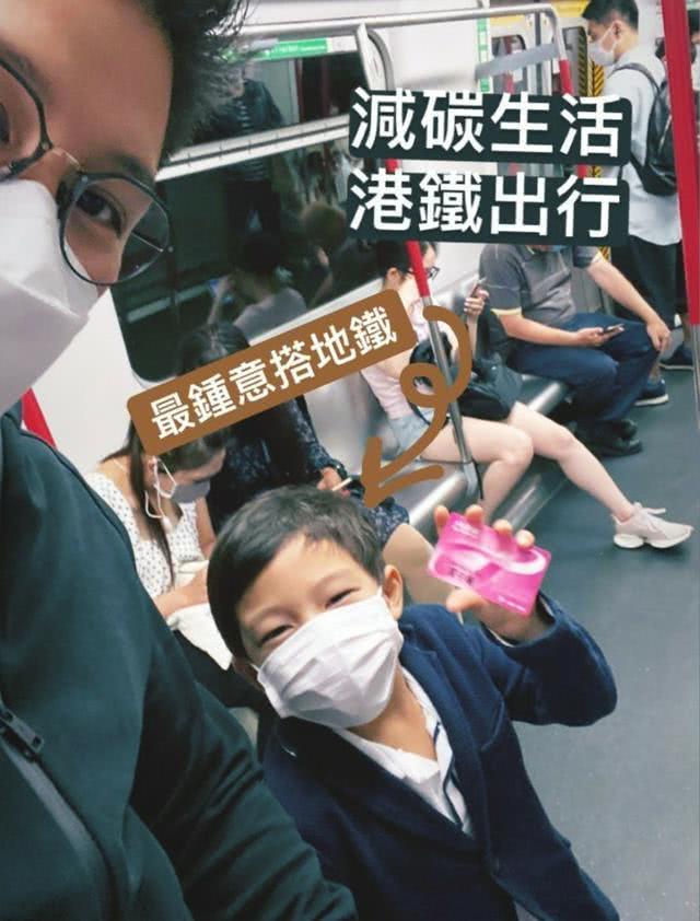 霍啟剛曝晶晶教仨孩子做作業會煩躁，否認因孩子教育與太太有摩擦