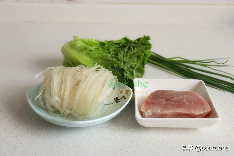 广东的沙河粉别只会炒，煮成汤粉更爽滑，连汤汁都清香味美