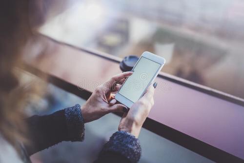 年收益高达300多亿，是谁“救活了”手机短信？