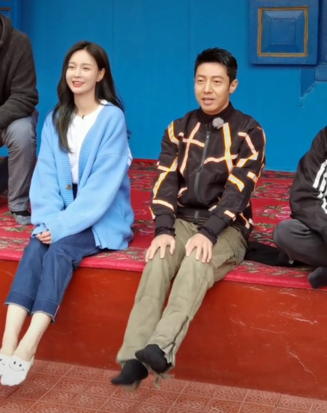 沈梦辰事业超海涛？和央视男团同框互动多，撒