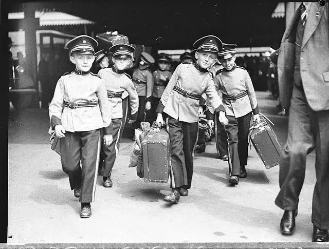 浓缩着一个时代记忆的老照片