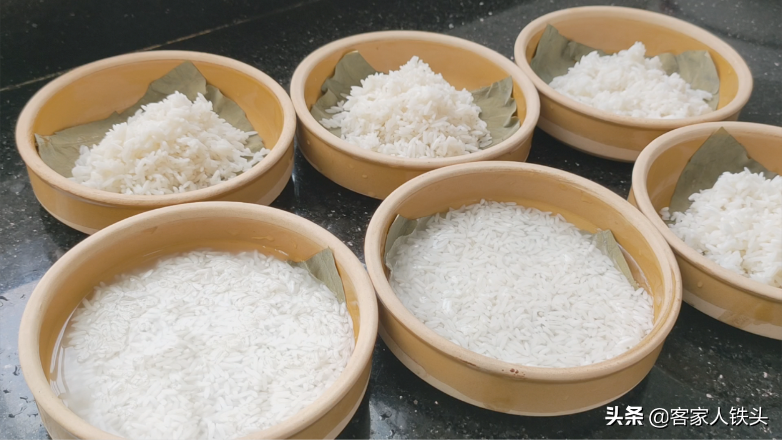 用6個缽子6片葉做孩子愛吃的飯，一開蓋撲鼻香，吃完還想吃一碗