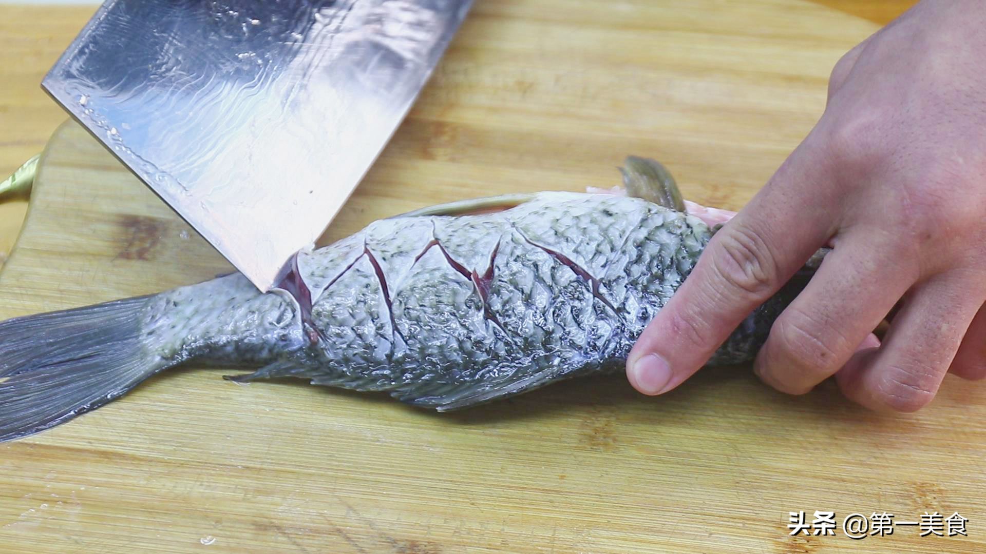 圖片[2]-鯽魚湯的做法做法步驟圖 湯鮮不腥不破皮-起舞食譜網(wǎng)