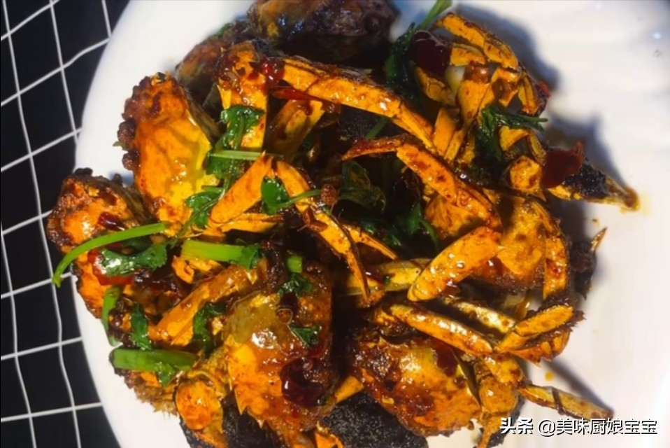 Sharing the recipes of spicy crabs, the spicy crabs made in this way, my husband drools when he smells them