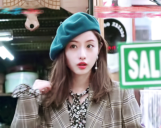 从切·格瓦拉到艾米莉，都爱贝雷帽！法国人却说它不法式不时髦？