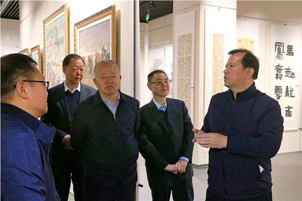 武威天梯山石窟专题展”“武威市第一届‘马文化’美术作品暨‘凉州词’书法作品展”开展