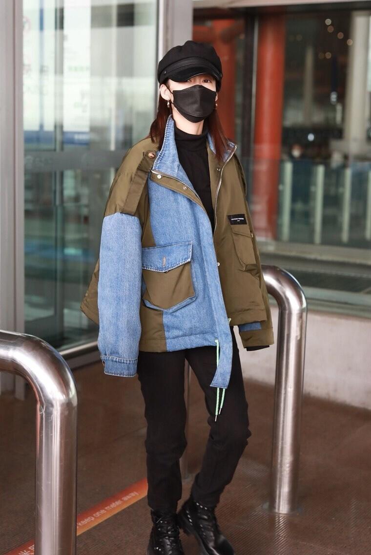 李沁美得让人“心动”，穿拼接色牛仔外套搭长