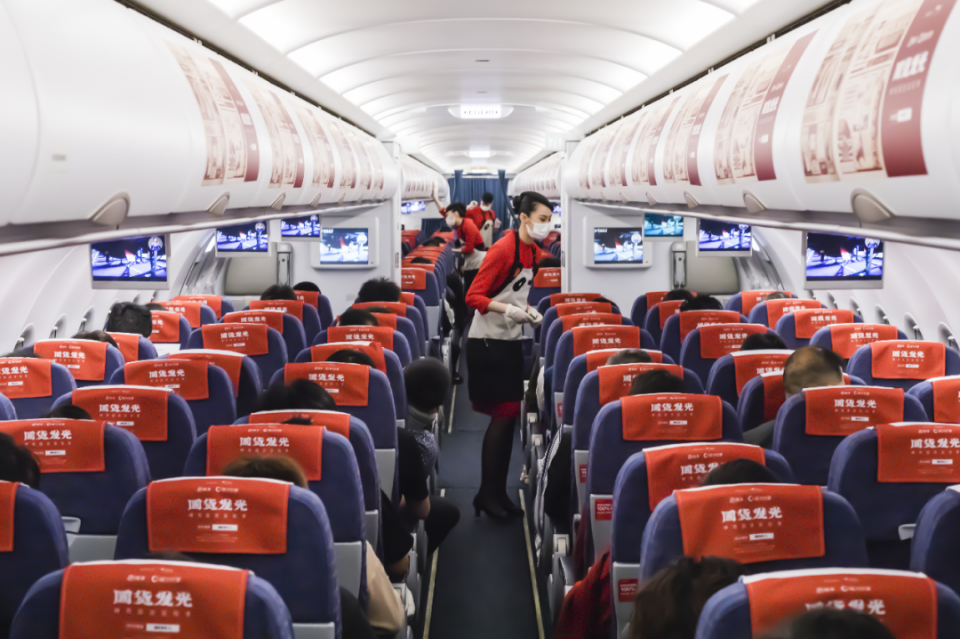 国货发光背后：在快手玩品牌营销，路子有多“野”？