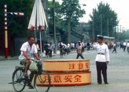 河北一农民三次离奇失踪，神秘人背他飞遍全中国，幕后真相是什么