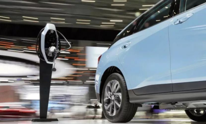 丰田全新陆巡白车身谍照曝光；油价或将迎来2021年第4涨