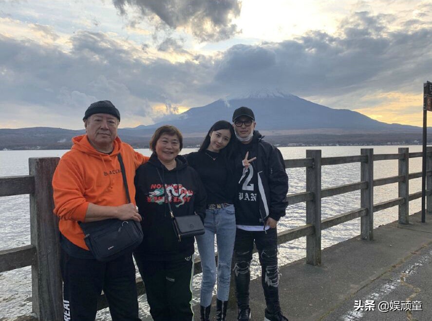 潘玮柏老婆有多壕！名牌包包、豪宅、飞机都有