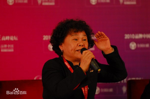 从女强人到老赖，金嗓子喉宝背后的女人到底经历了什么？