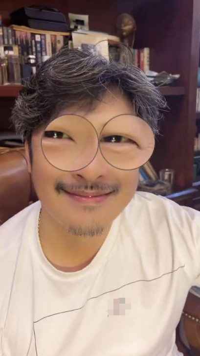 45岁李湘晒带娃日常！瘦身成功颜值回春，王诗龄染新发色用手挡脸