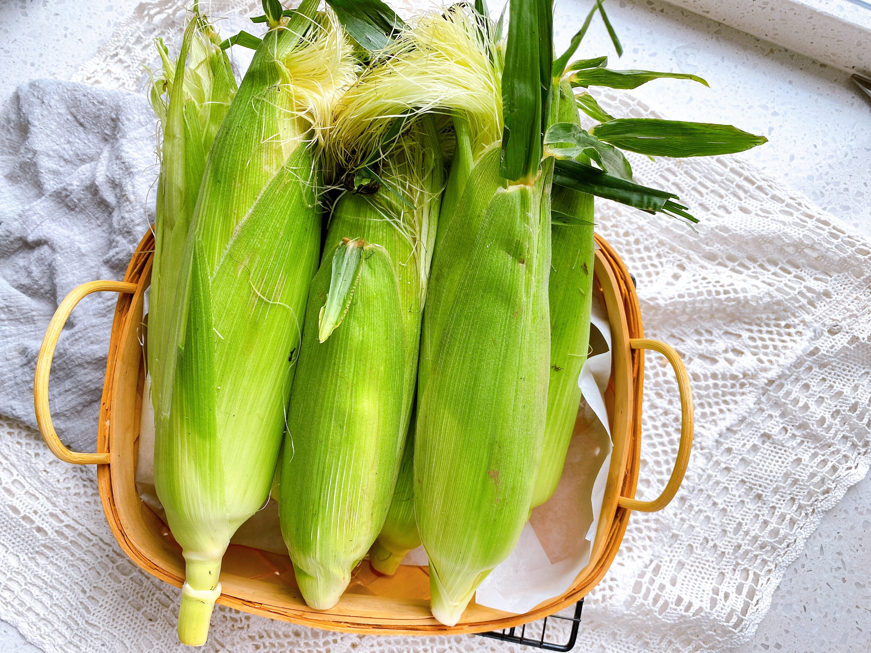 玉米保存有技巧，直接放冰箱冻就错了，多做2步，放一年还很鲜甜