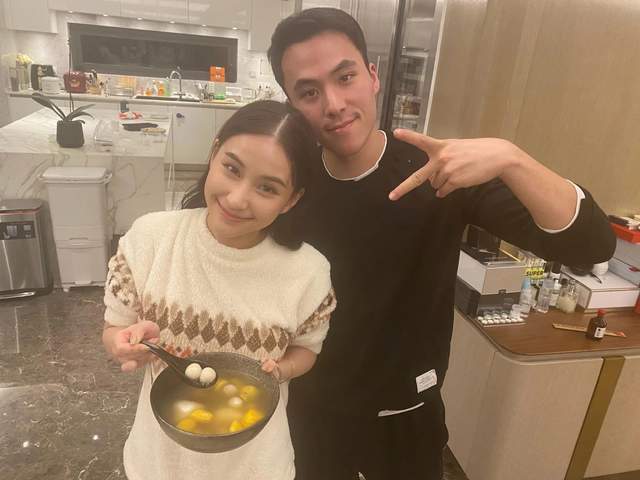 Do not wish to depart momently, why does Dou Xiao exceed lotus Christmas and friend to make an appointment to send right, male friend sends surprise gift