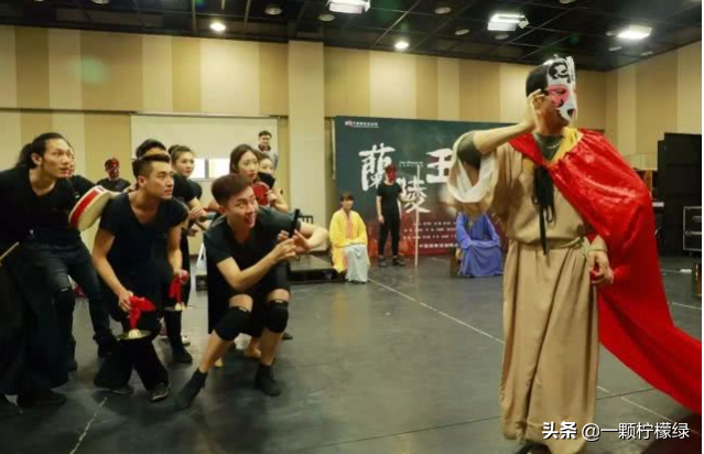 女演员李楠因卵巢癌病逝年仅39岁，曾出演《大宅