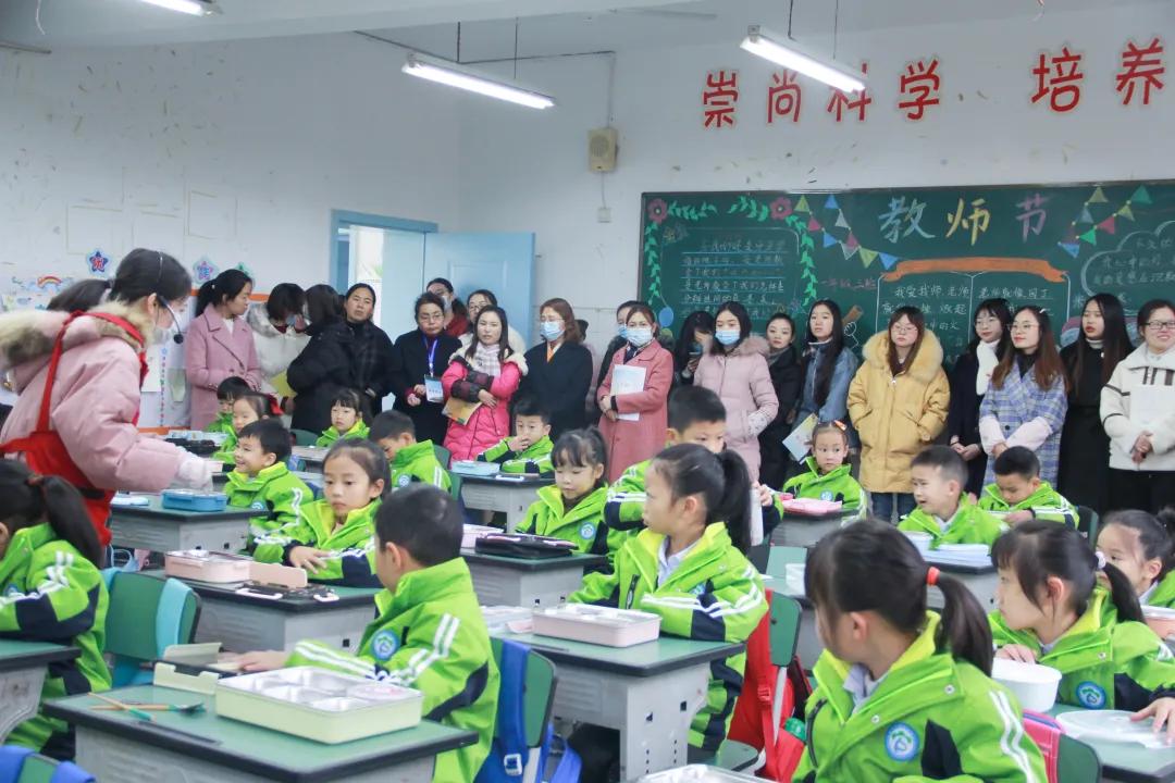 演练不松懈 提升应急防控能力丨双流区公兴小学疫情应急演练