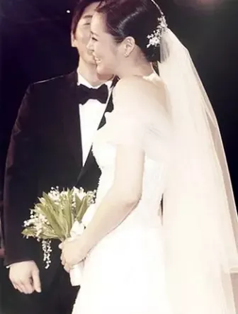 一手好牌打得稀烂，说的就是她吧