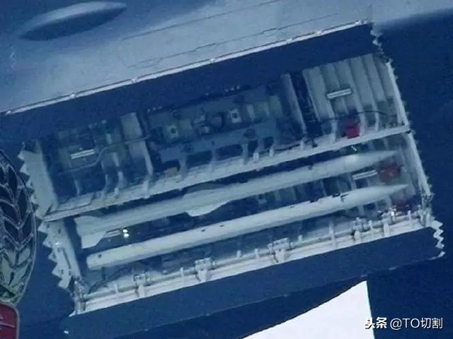 零距離觀看殲-20，高清到一顆鉚釘，顏值性能爆表