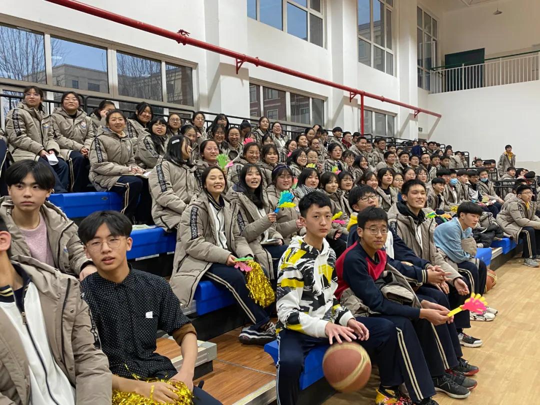 ȫУ��ɣ��׽조��ս����У԰��������ȼ�չ�