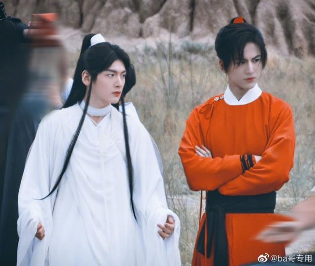 看到剧版《天官赐福》这造型，我真的裂开了