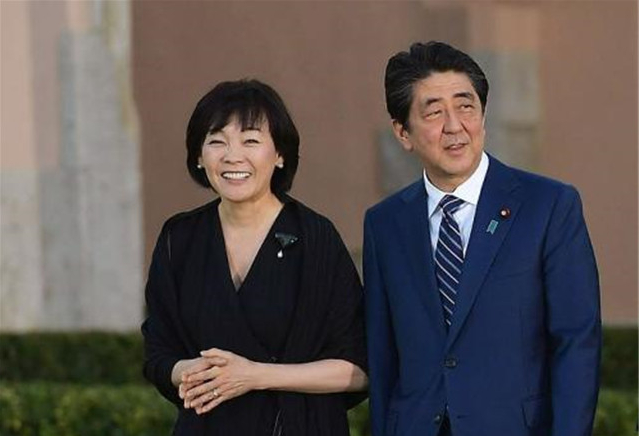 身为前首相夫人，却忙于追星喝酒，夜不归宿，安倍还能忍多久？