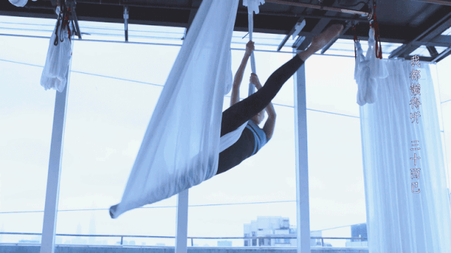 被前男友暴打、星途黯淡多年，“美强惨”女星