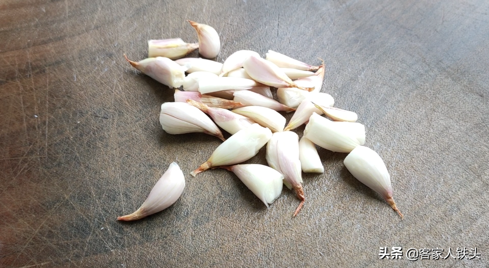 3块豆腐1棵白菜，教你一锅客家有名的家常菜，鲜嫩味美越吃越爱吃