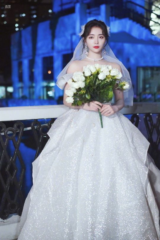 THE9许佳琪SNH48毕业婚纱造型新鲜释出！未来值得期待~