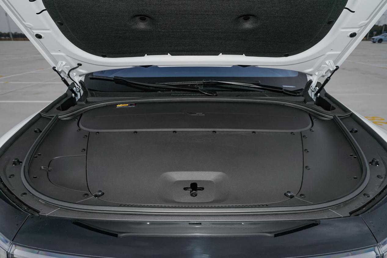 电动汽车怎么买？长续航、大空间，这2款好车或许很适合你