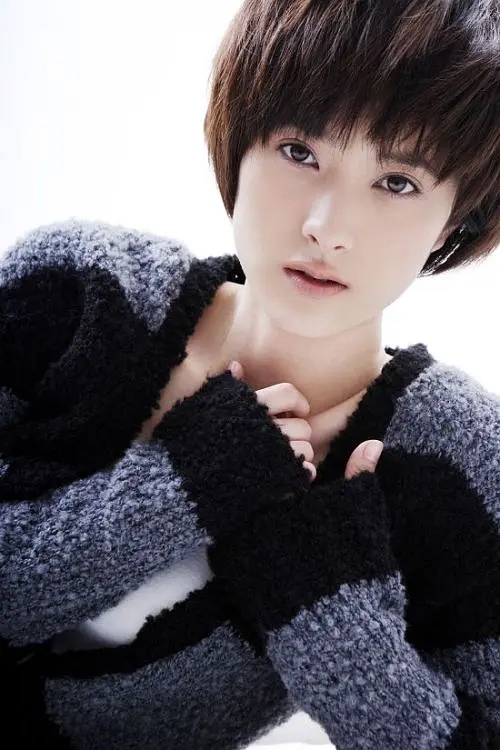 靳东：两次爱上离婚妇女，不顾家人反对娶了二