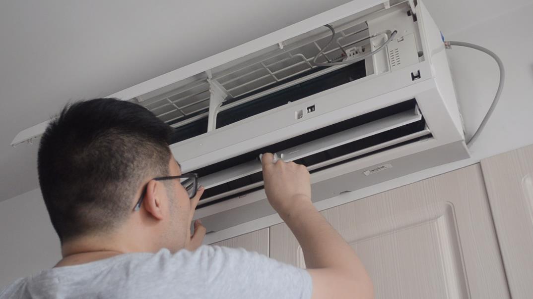 空調清洗不需要找師傅，教你清洗空調的簡單方法，省錢又省力