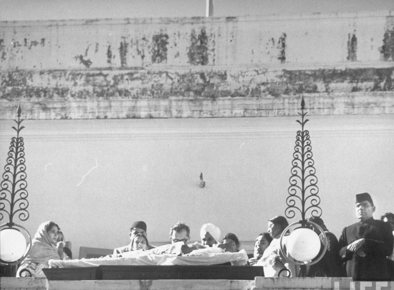 圣雄甘地老照片，曾建议中国停止反抗日本侵略