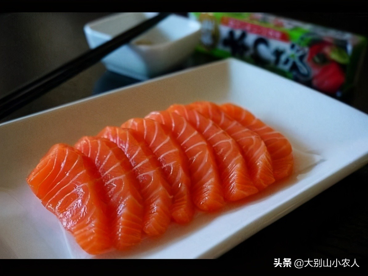 新疆淨海的慶幸 萬年古湖本無魚 高白鮭入駐孕育 世界奇魚 大別山小農人 Mdeditor