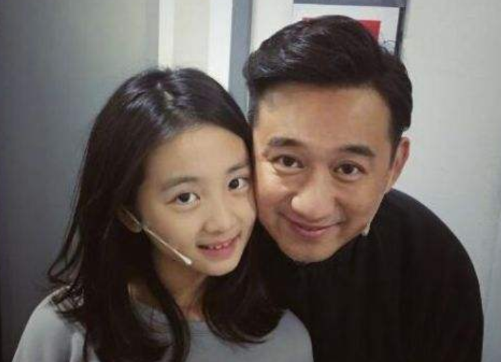 14岁黄多多被赞又高又美，看她一日三餐后，网友：黄磊功不可没