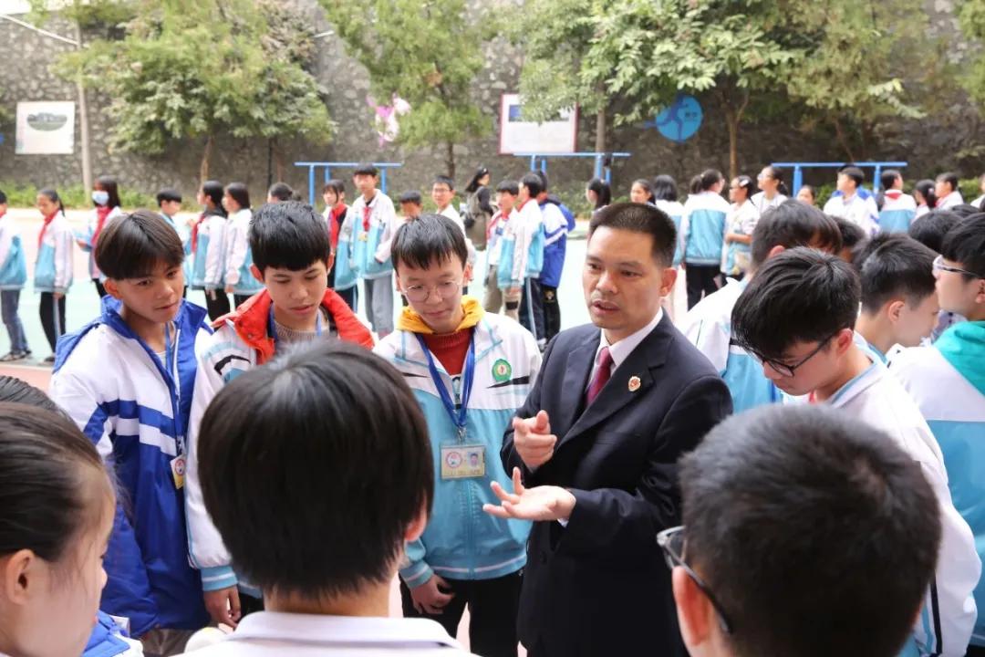 ��ƽ�����衿�찮��������δ����ɳ�