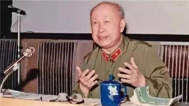 Ǯѧɭ��нֻ��300��Ԫ,������һ���������,����ʮ��Ԫ˧��û��