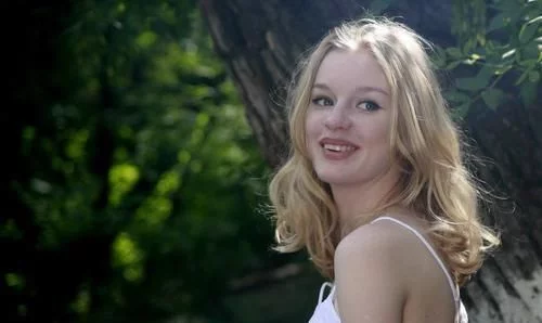 俄罗斯姑娘想嫁中国，不要房子不要彩礼，唯一