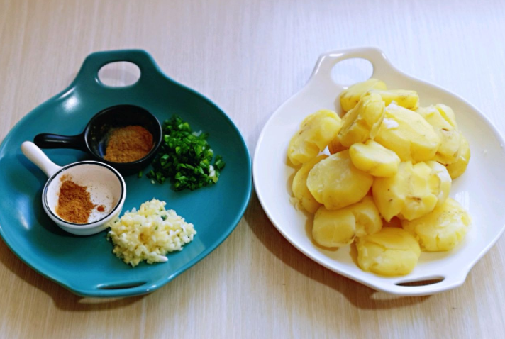 土豆最上癮的吃法，簡單易學，比肉還要香，上桌遭瘋搶