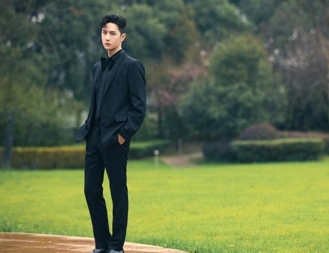 指迷|王一博打响指迷倒一片粉丝 王一博的努力也值得我们所有人学习