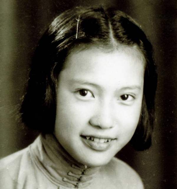 100岁的秦怡，满头白发仍美丽，婚姻家庭不幸，她是如何保养的